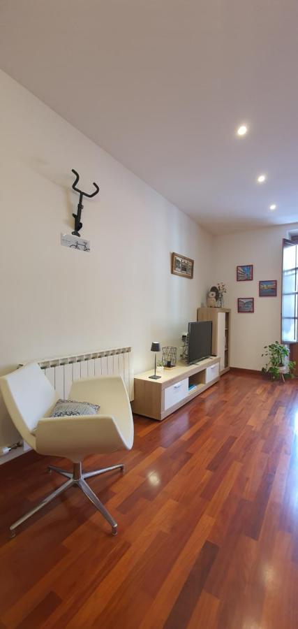 El Mussol De La Vila Camprodon, Balconets Amb Vistes A La Placa 外观 照片