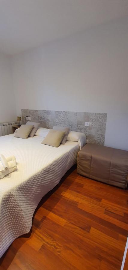 El Mussol De La Vila Camprodon, Balconets Amb Vistes A La Placa 外观 照片